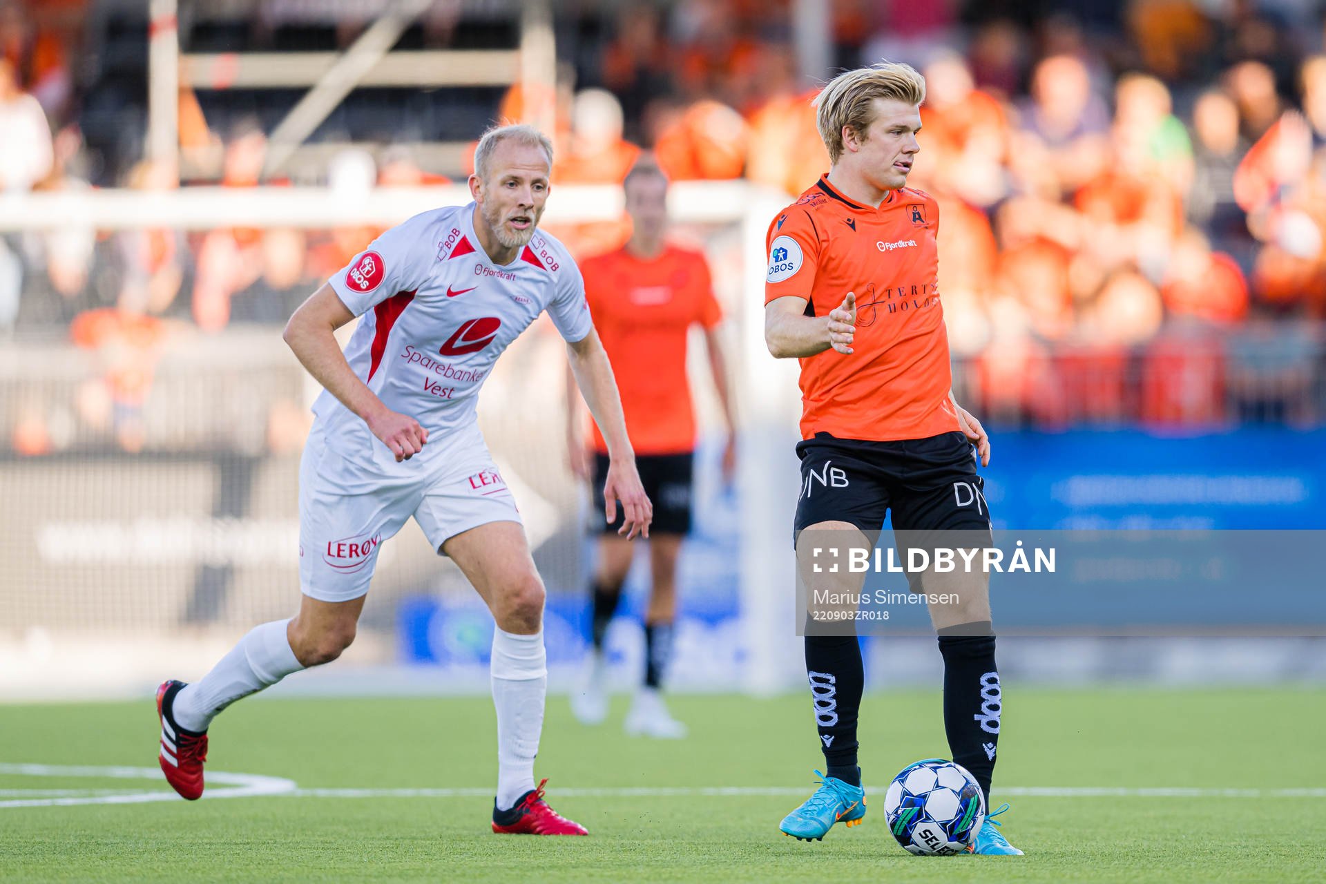 Vegard Leikvoll Moberg of Brann and Didrik Bjørnstad