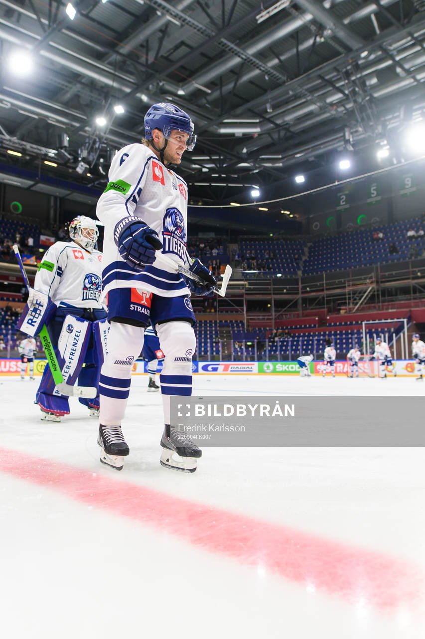 Straubing Tigers Parker Tuomie ahead the CHL game between