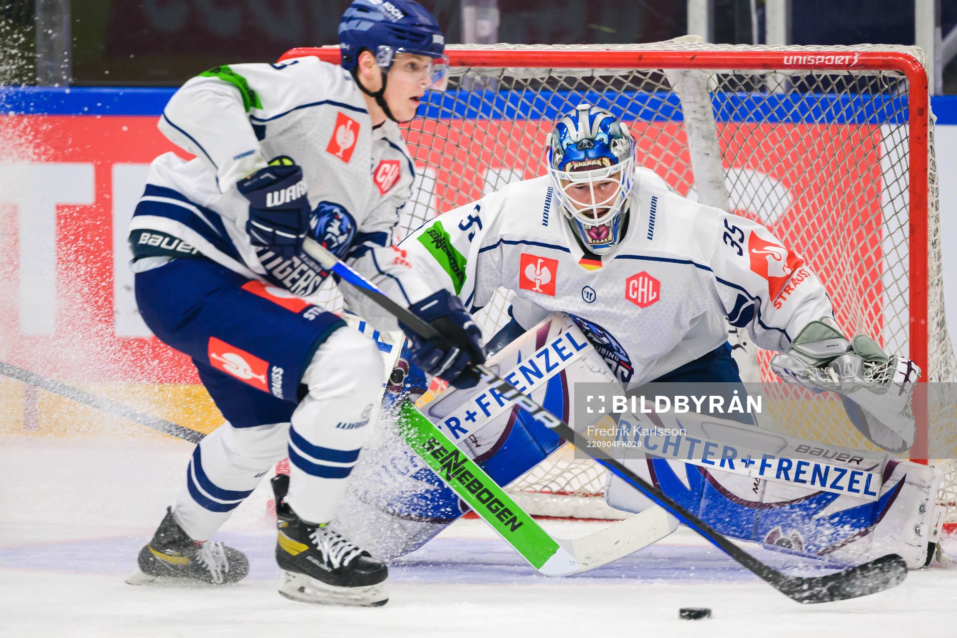 Straubing Tigers goaltender Hunter Miska