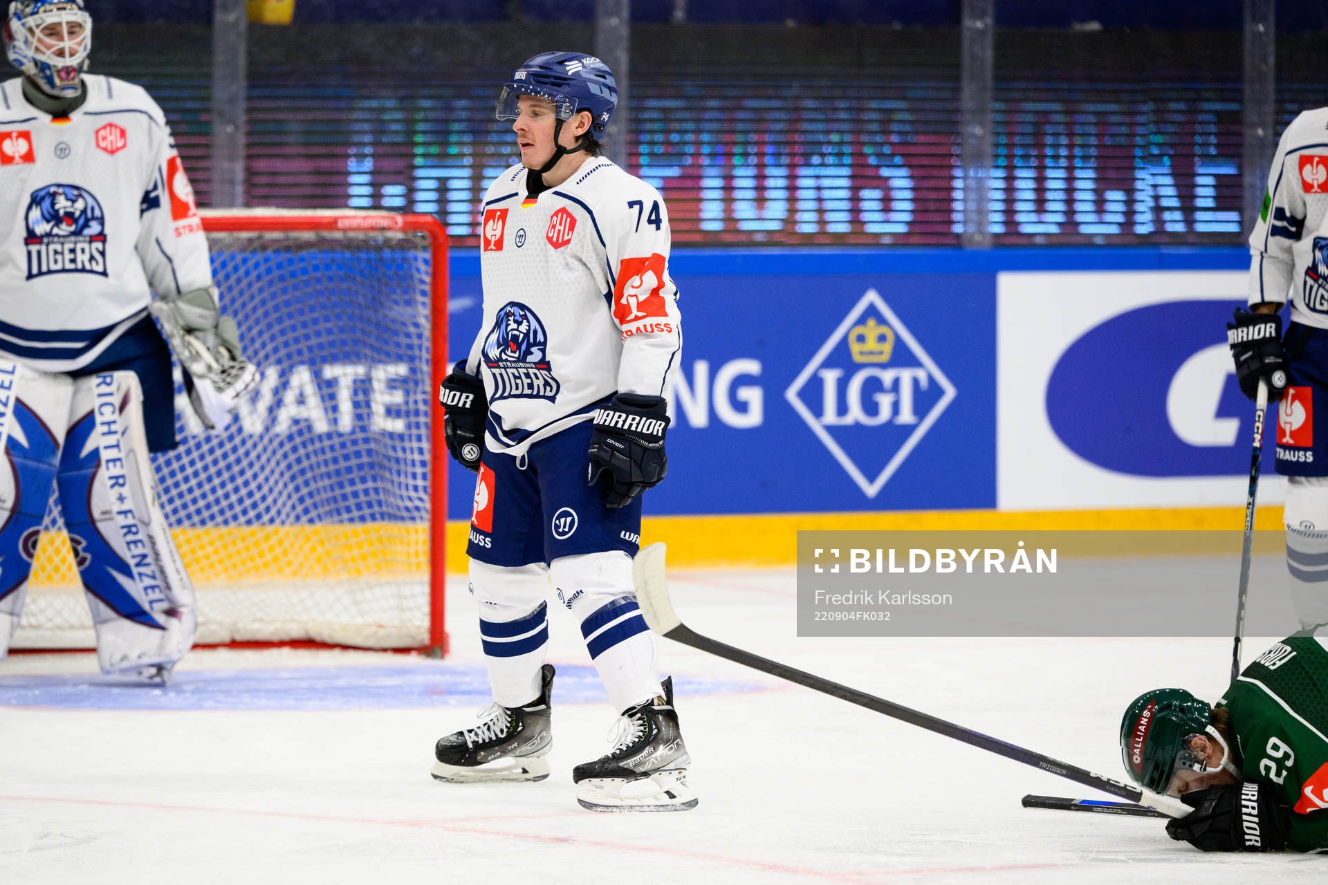 Travis St. Denis of Straubing Tigers