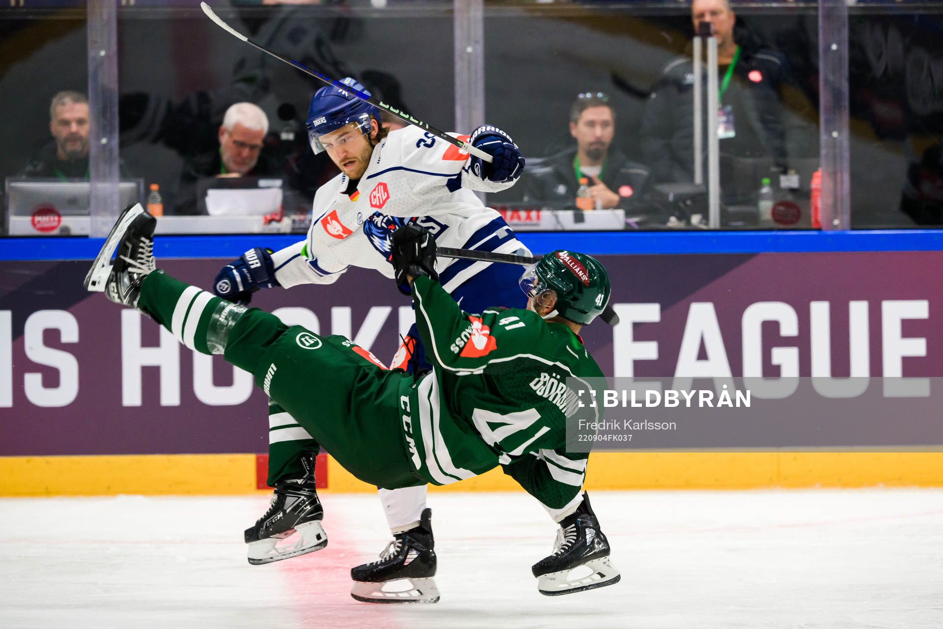 Straubing Tigers JC Lipon and Färjestad Henrik Björklund