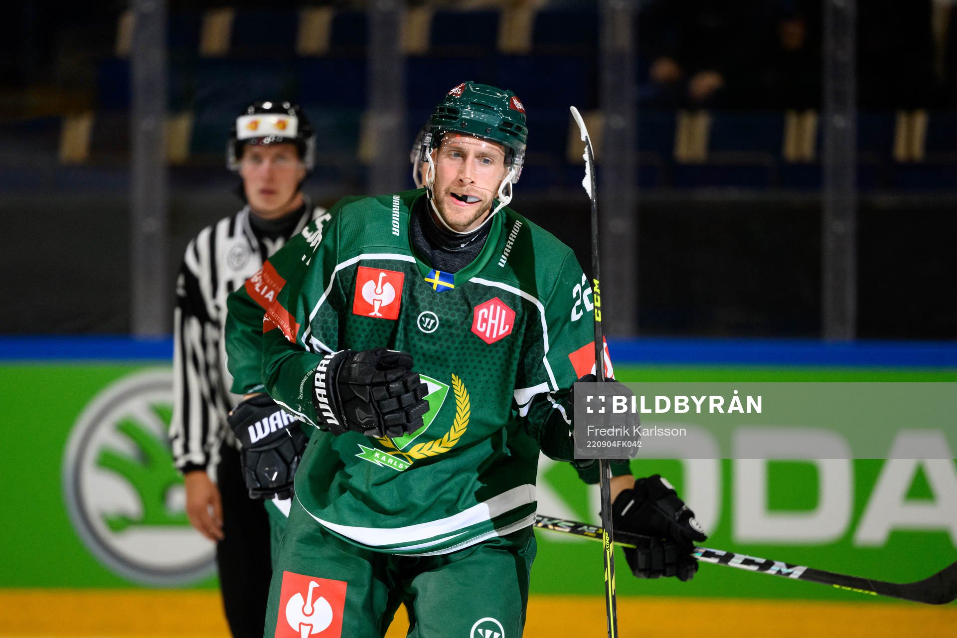 Per Åslund of Färjestad celebrates