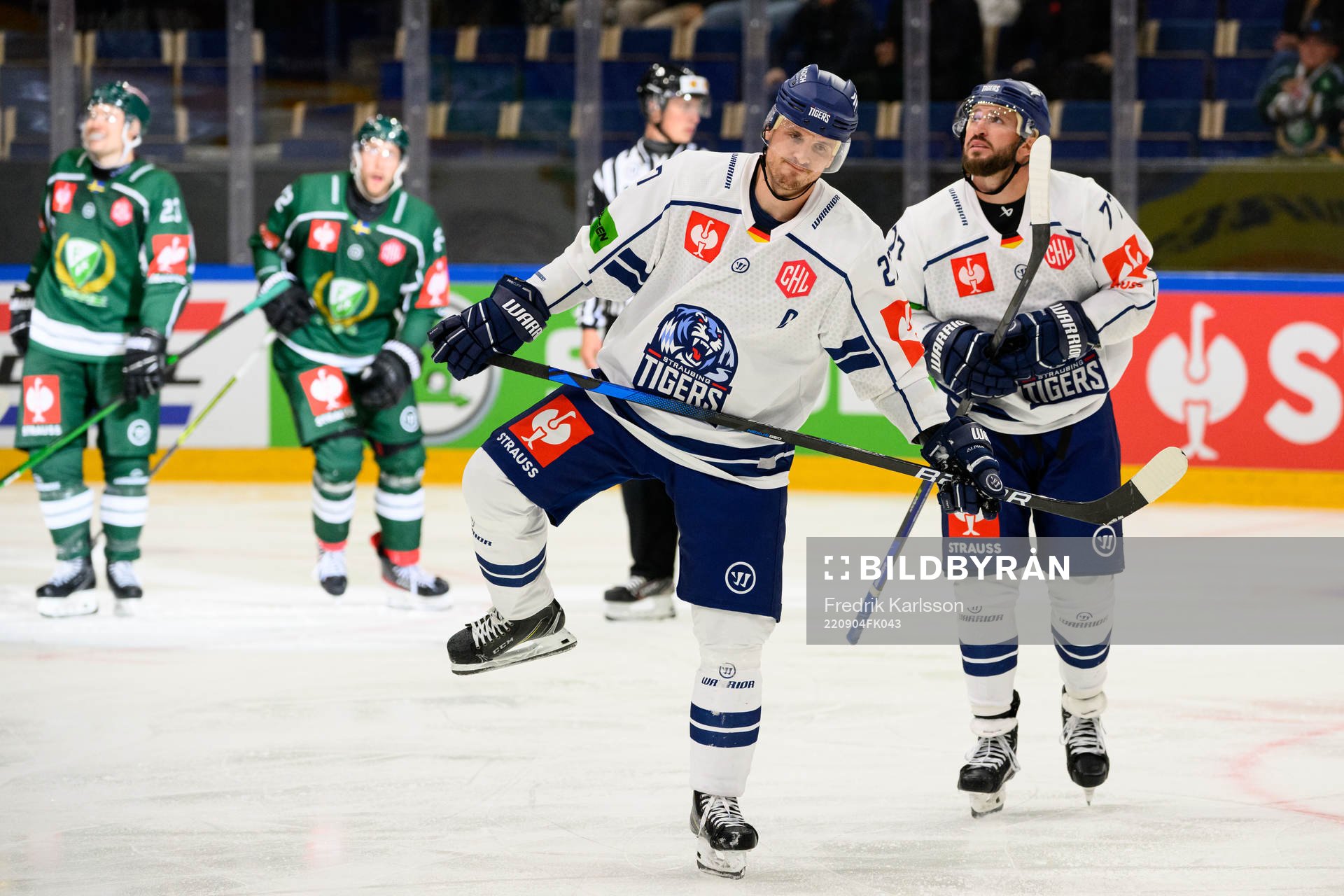Sandro Schönberger of Straubing Tigers looks dejected