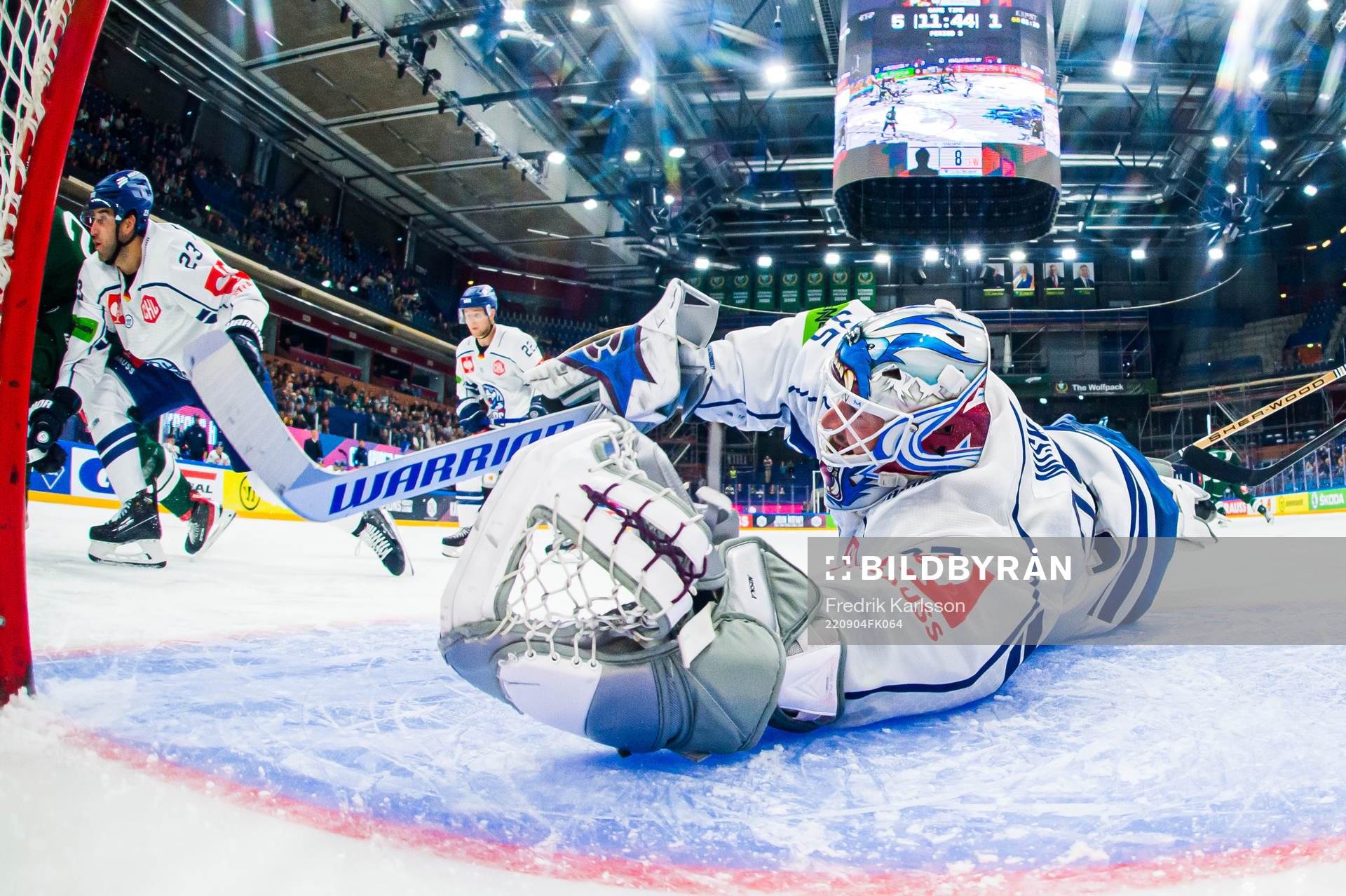 Straubing Tigers goaltender Hunter Miska