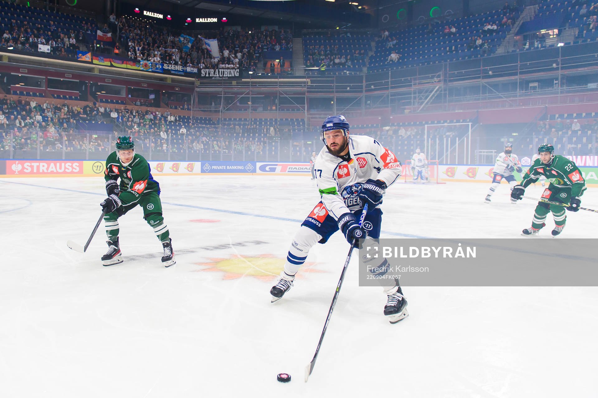 Färjestad Marcus Nilsson and Straubing Tigers Travis