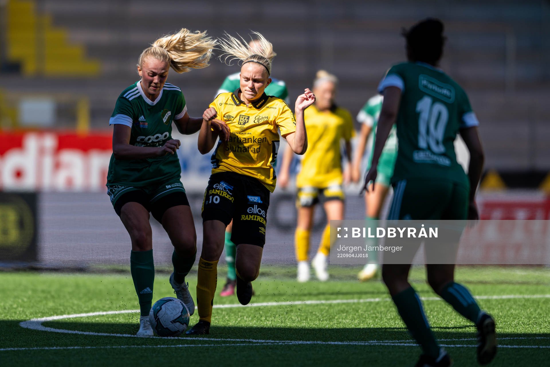 Våmbs Elsa Gustavsson och Elfsborgs Matilda Ståhlbom