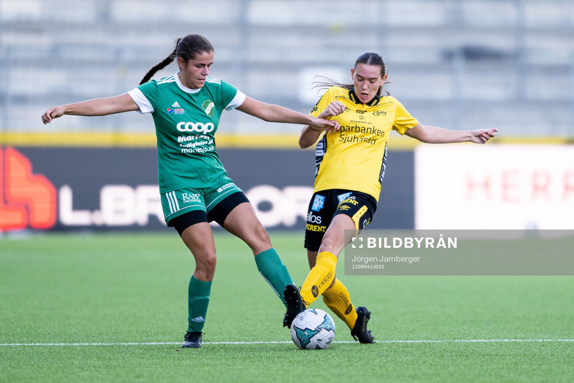 Våmbs Felicia Mogren och Elfsborgs Wilda Johansson