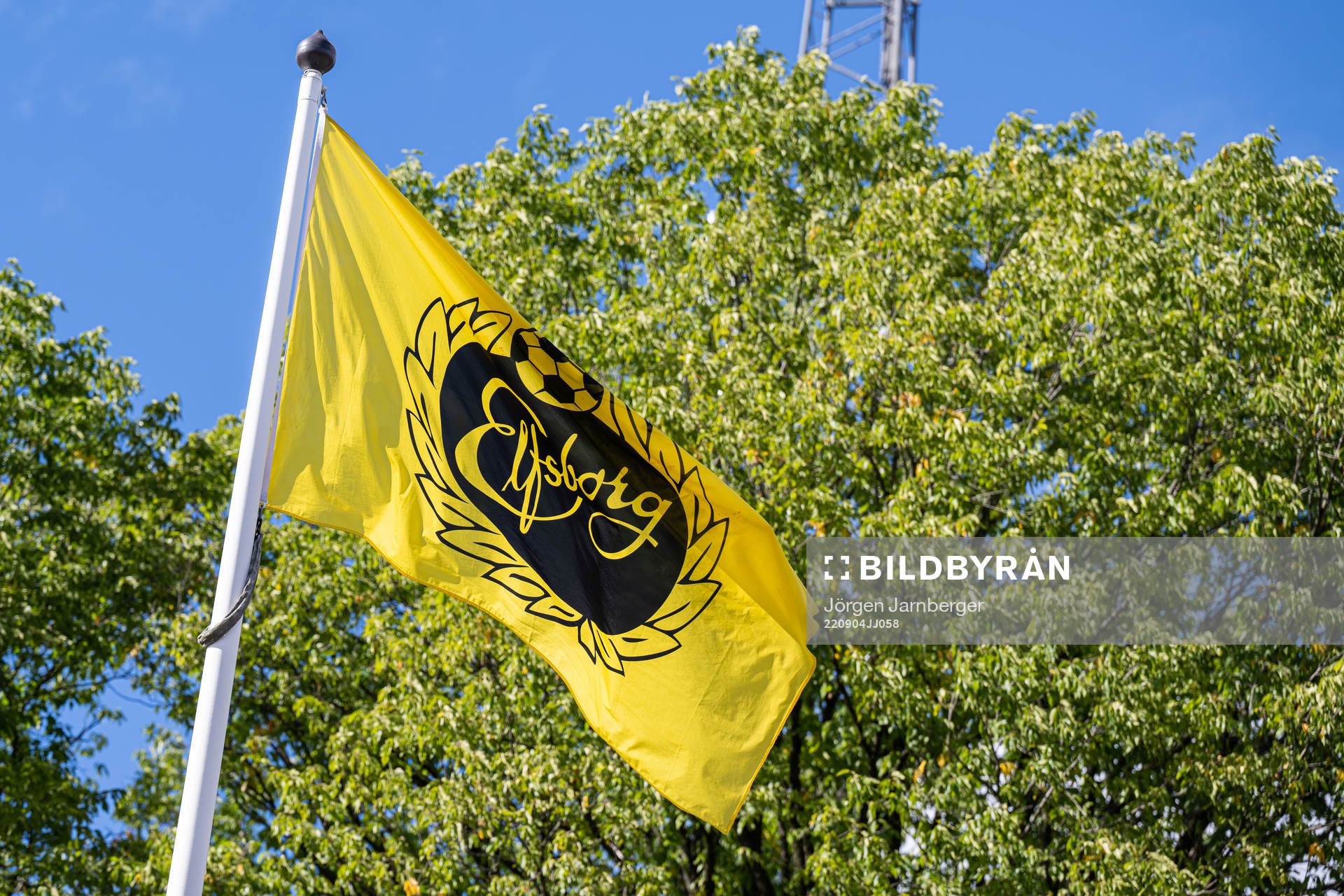 Flagga med IF Elfsborgs klubbemblem under fotbollsmatchen i Allsvenskan mellan Elfsborg och Malmö FF den 4 september 2022 i Borås. 