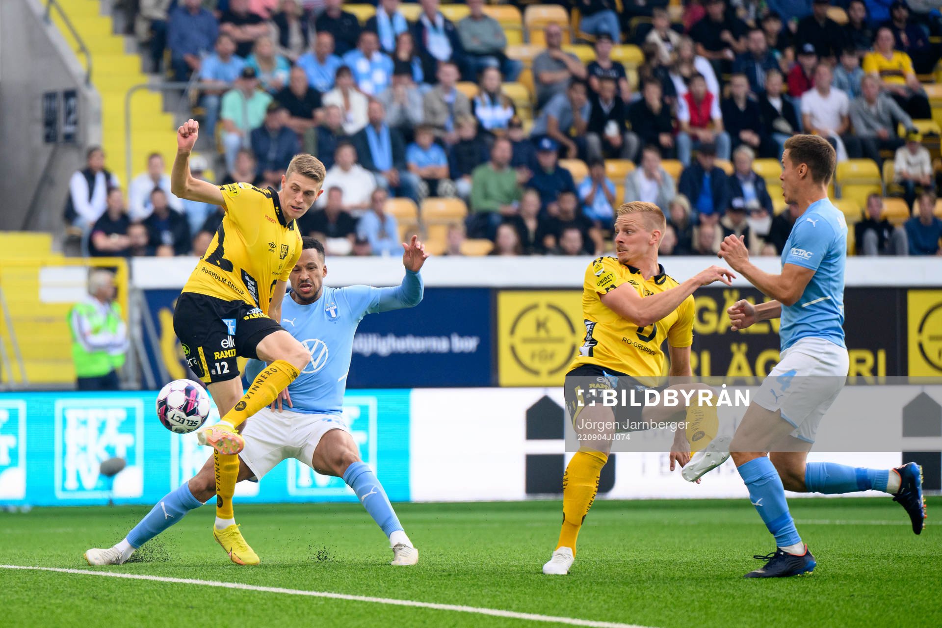 Elfsborgs Alexander Bernhardsson och Per Frick mot Malmö