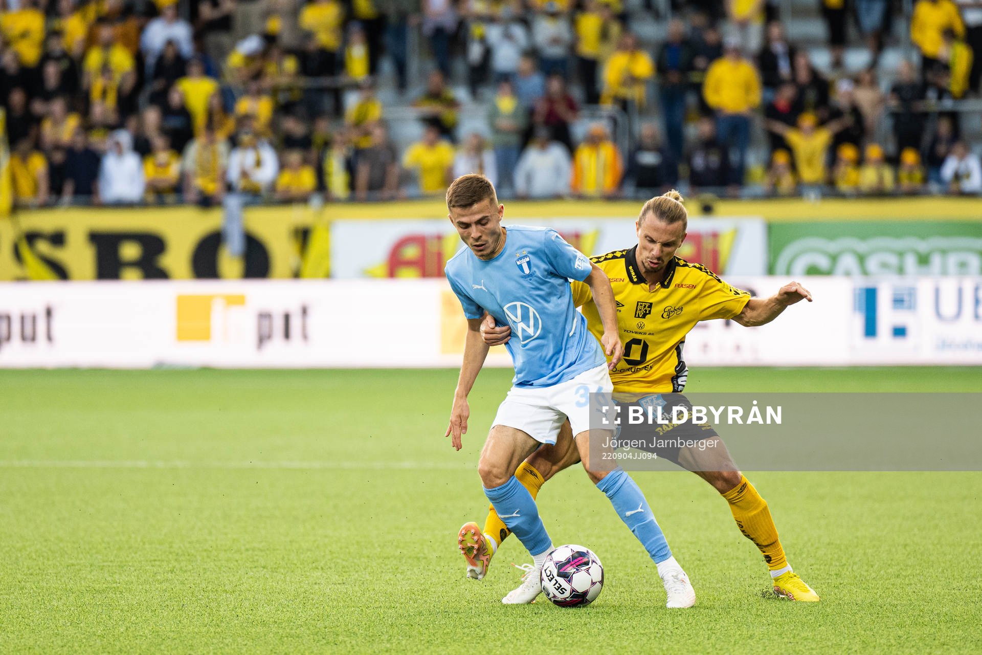 Malmö FFs Patriot Sejdiu och Elfsborgs Niklas Hult