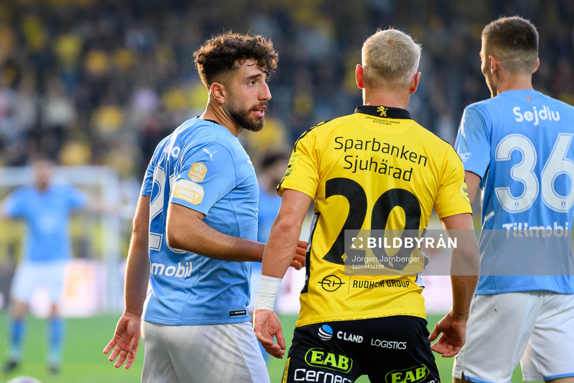 Malmö FFs Moustafa Zeidan och Elfsborgs Simon Strand under fotbollsmatchen i Allsvenskan mellan Elfsborg och Malmö FF den 4 september 2022 i Borås.