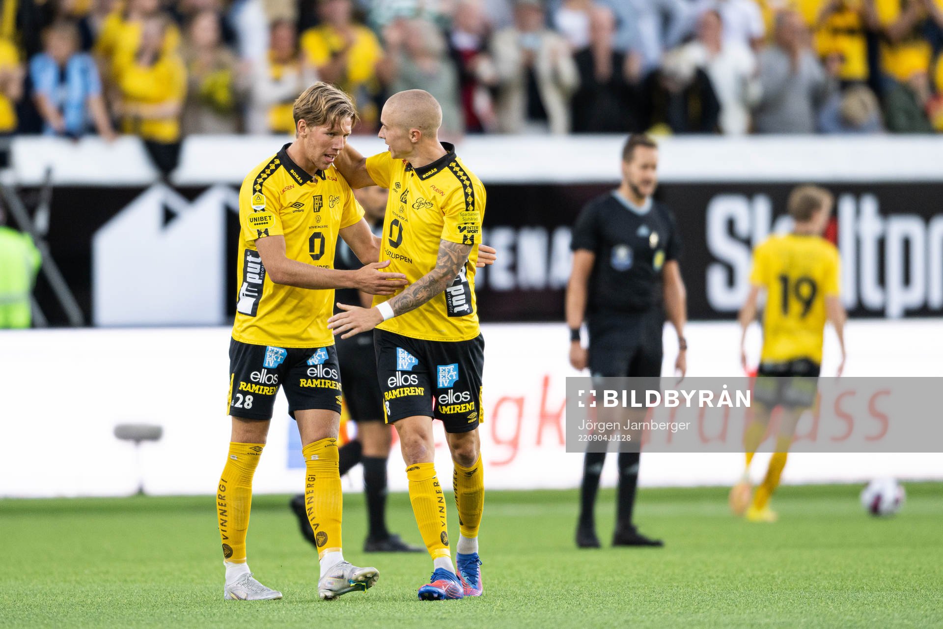 Elfsborgs Noah Söderberg och Sebastian Holmén jublar