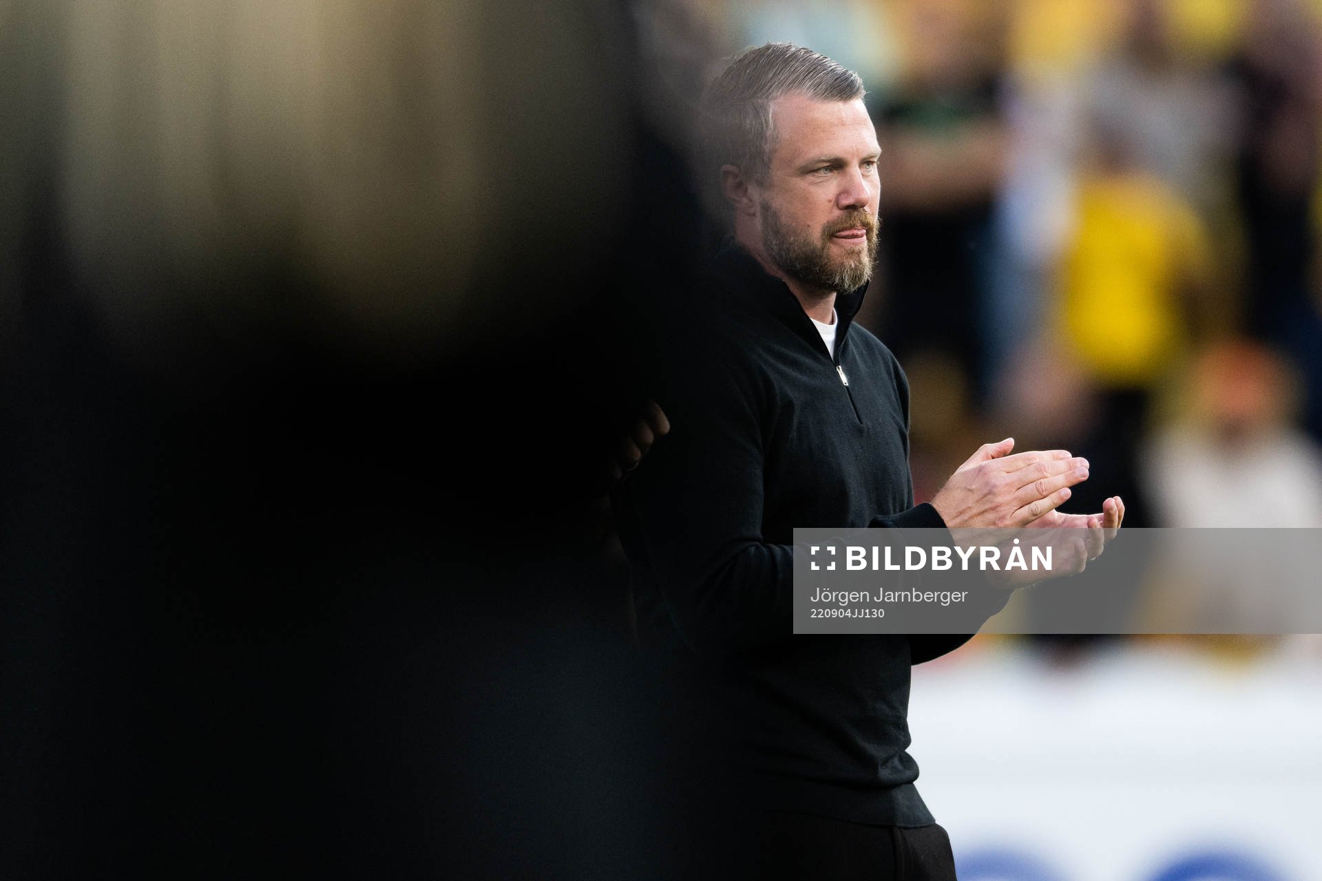 Elfsborgs manager Jimmy Thelin jublar