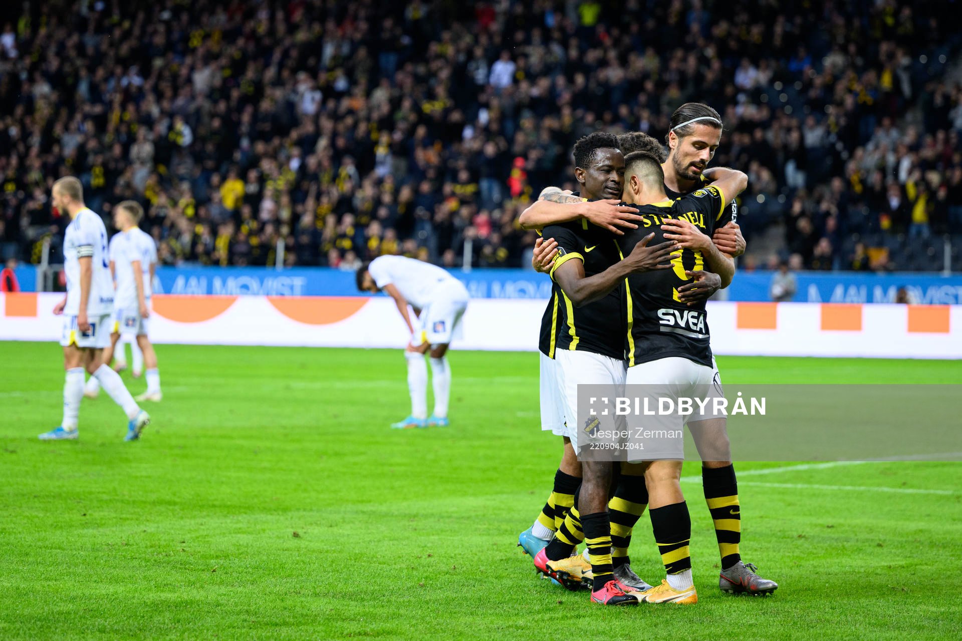 AIKs Nicolas Stefanelli jublar