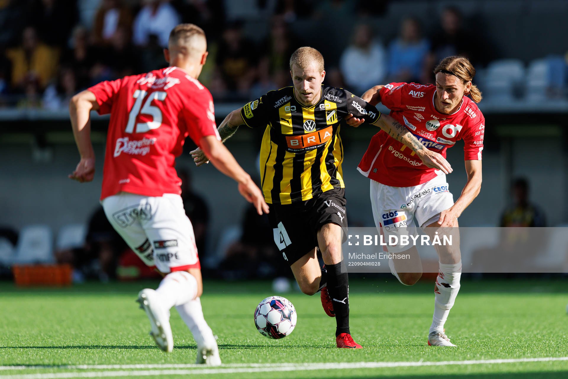 Häckens Simon Gustafson och Degerfors Gustav Granath