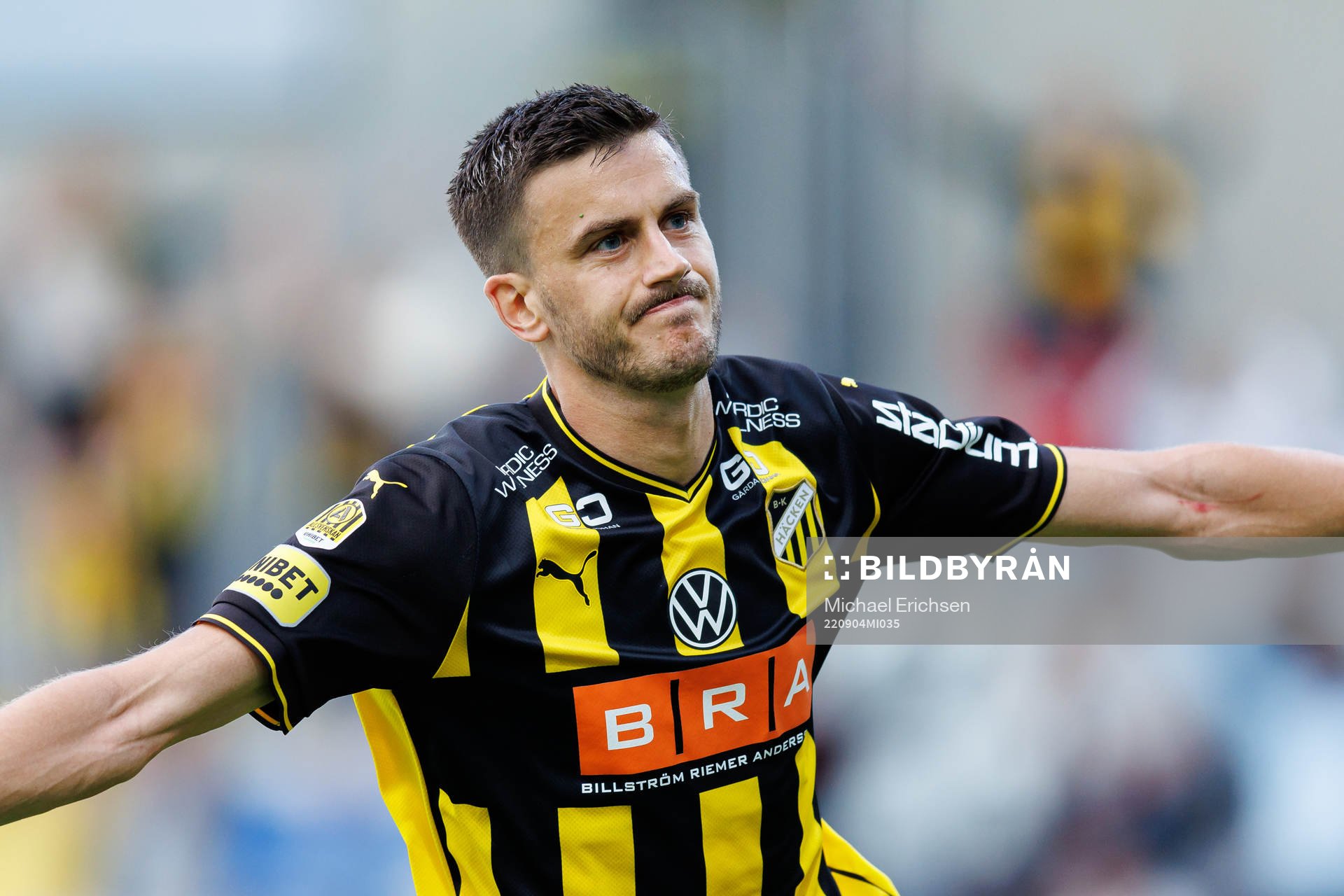 Häckens Alexander Jeremejeff jublar
