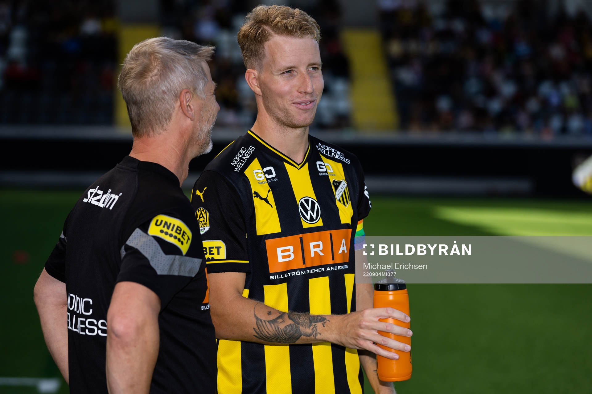 Häckens materialförvaltare Kjell-Ove Johansson och Samuel