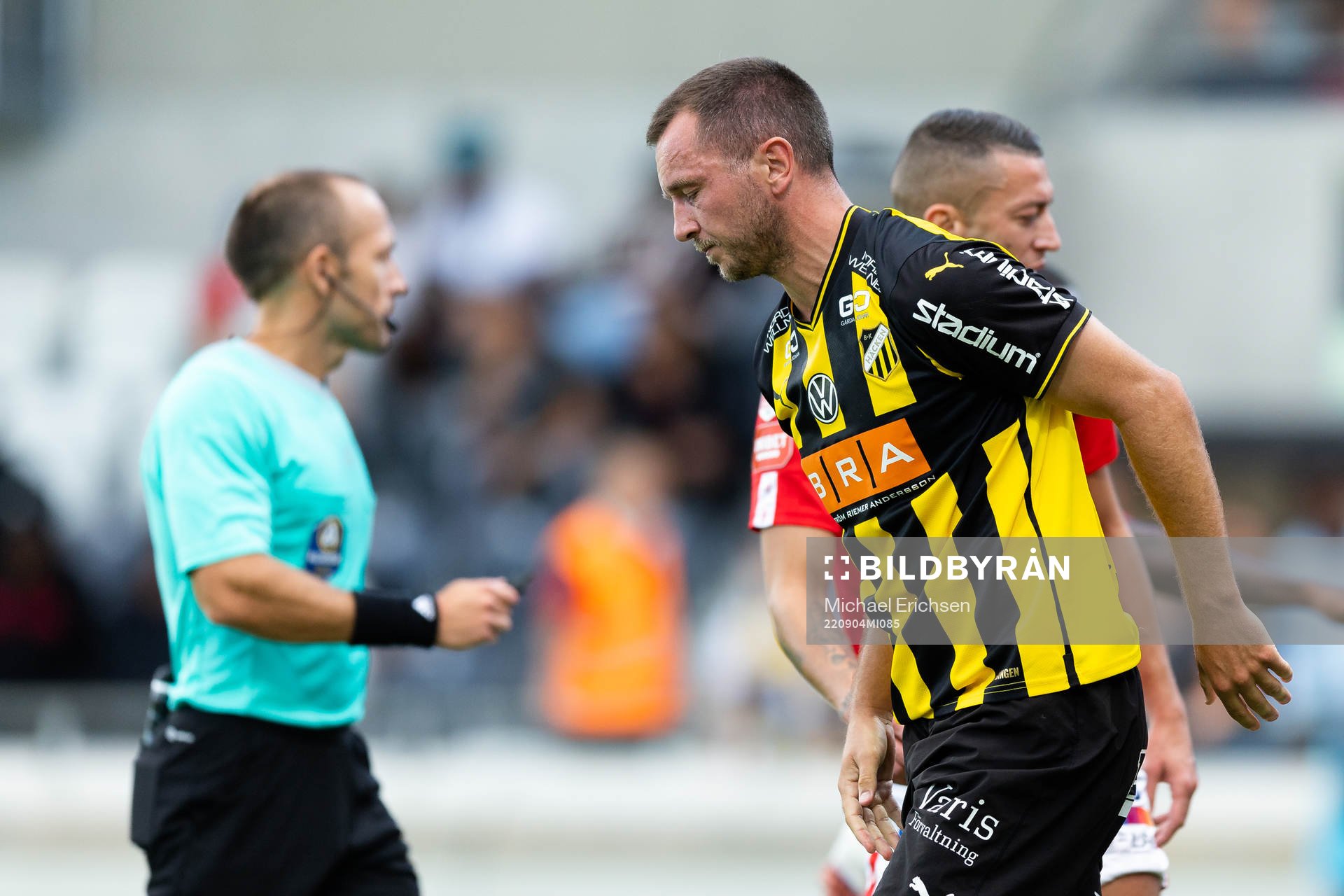 Häckens Even Hovland deppar i slutet av  fotbollsmatchen i