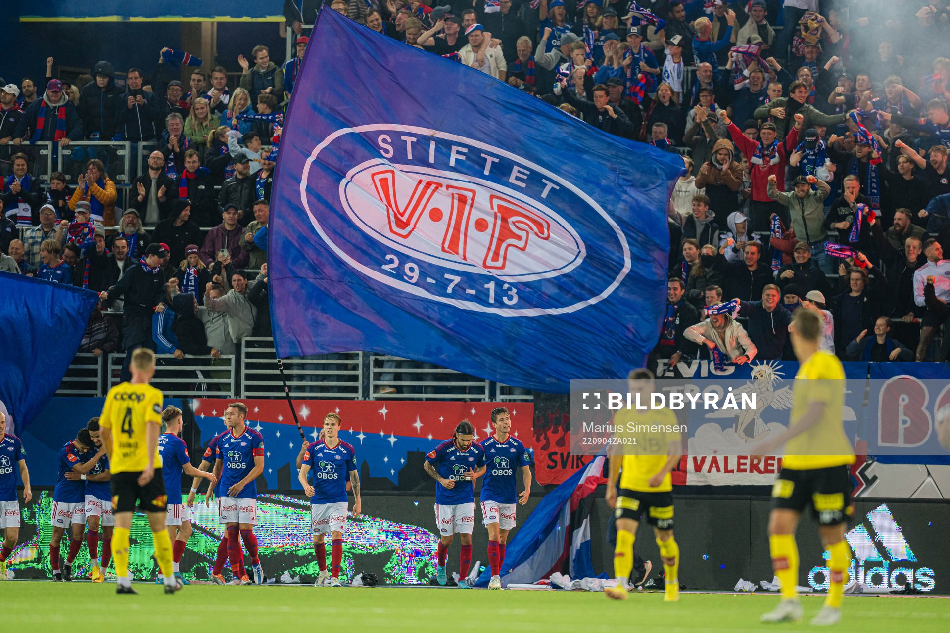 Torgeir Børven of Vålerenga celebrates