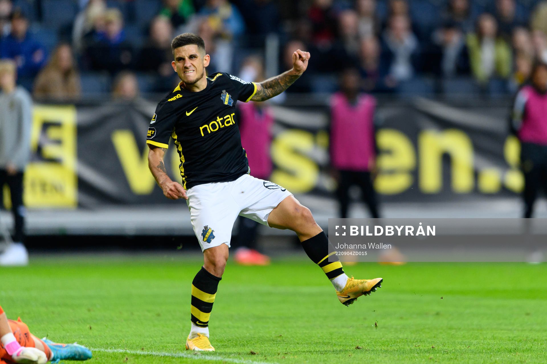 AIKs Nicolas Stefanelli jublar