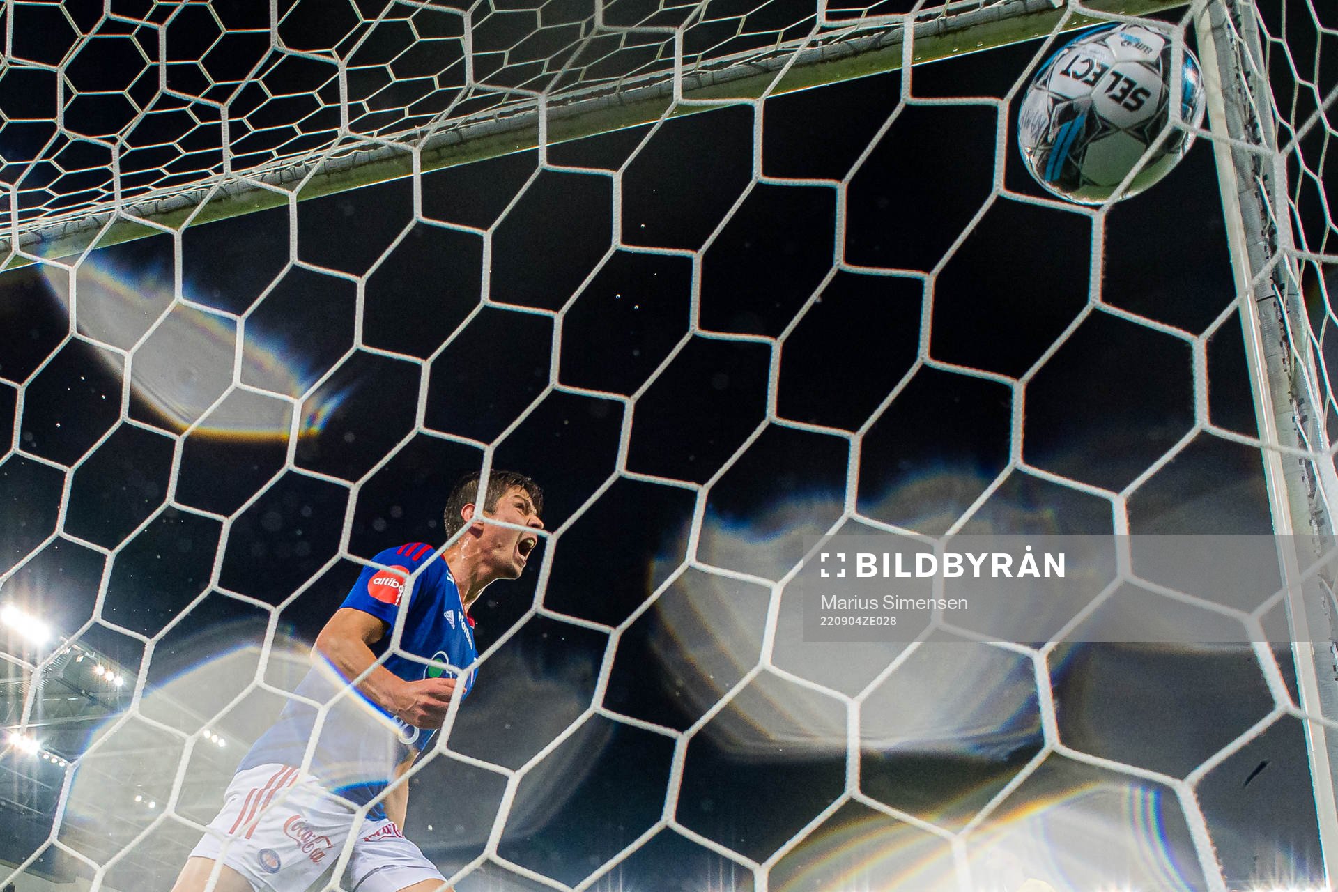 Torgeir Børven of Vålerenga celebrates