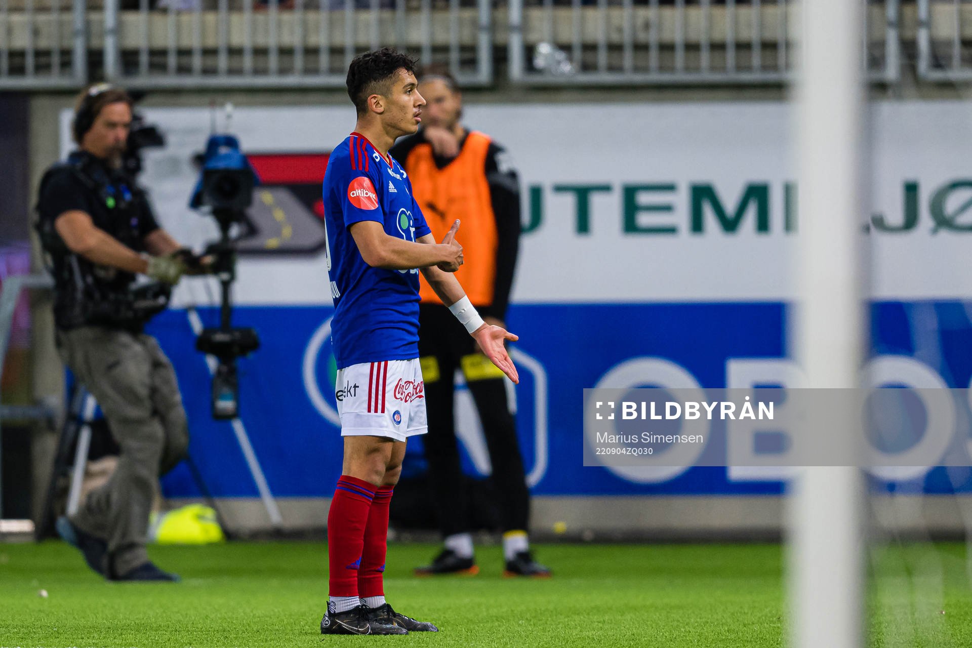 Osame Sahraoui of Vålerenga celebrates after scoring the 3-1 goal during the Eliteserien match between Vålerenga and Lillestrøm on September 4, 2022 in Oslo.