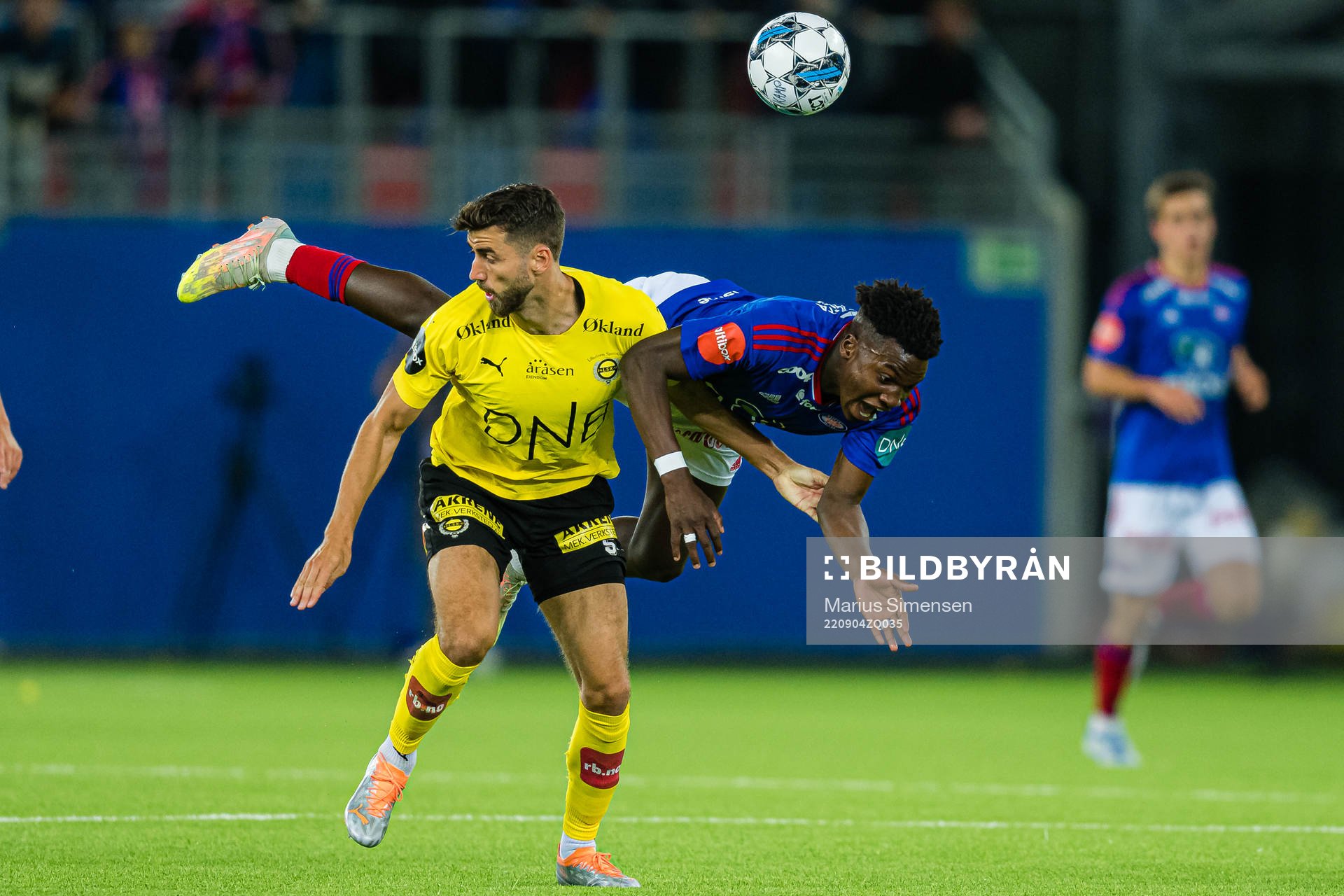 Vetle Winger Dragsnes of Lillestrøm and Seedy Jatta of