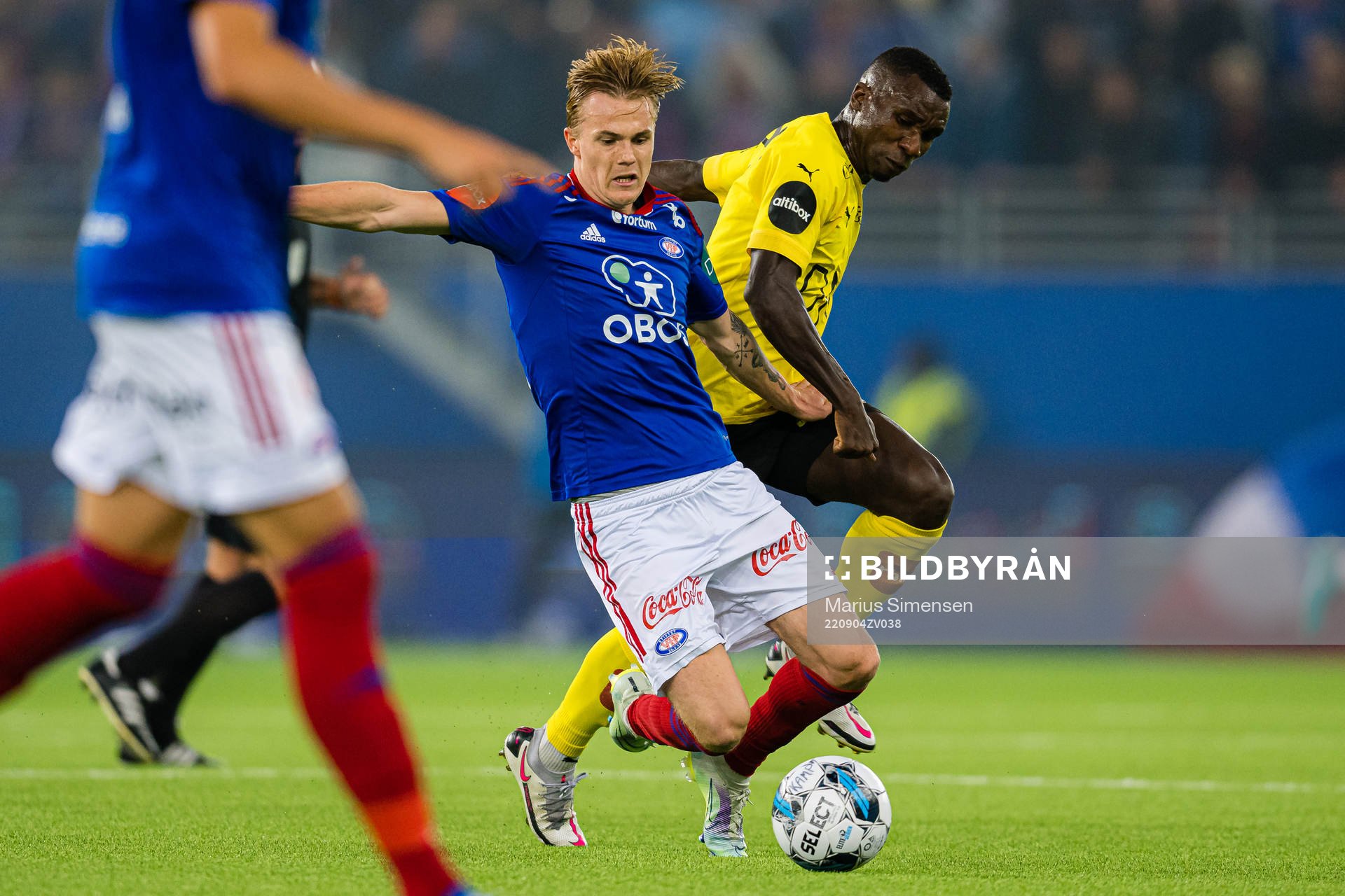 Tobias Christensen of Vålerenga and Ifeanyi Mathew of Lillestrøm during the Eliteserien match between Vålerenga and Lillestrøm on September 4, 2022 in Oslo.