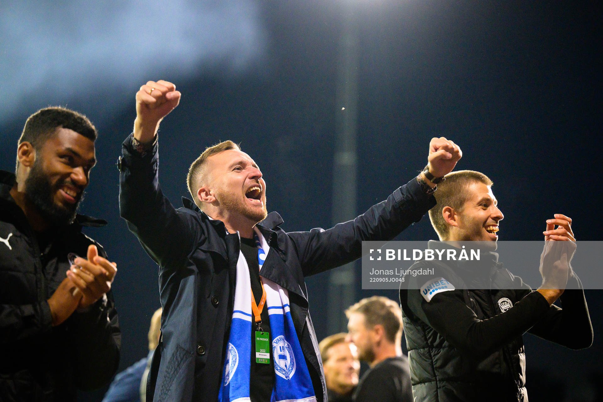 Värnamos sportchef Enes Ahmetovic jublar