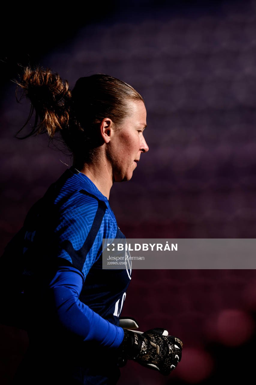 goalkeeper Tinja-Riikka Korpela of Finland's women's