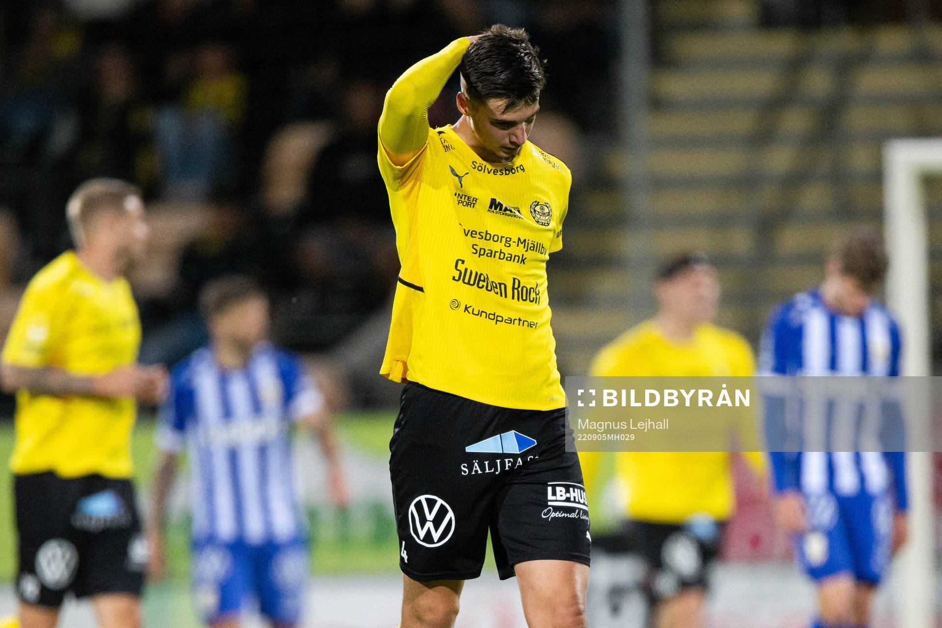 Mjällbys Noah Eile deppar