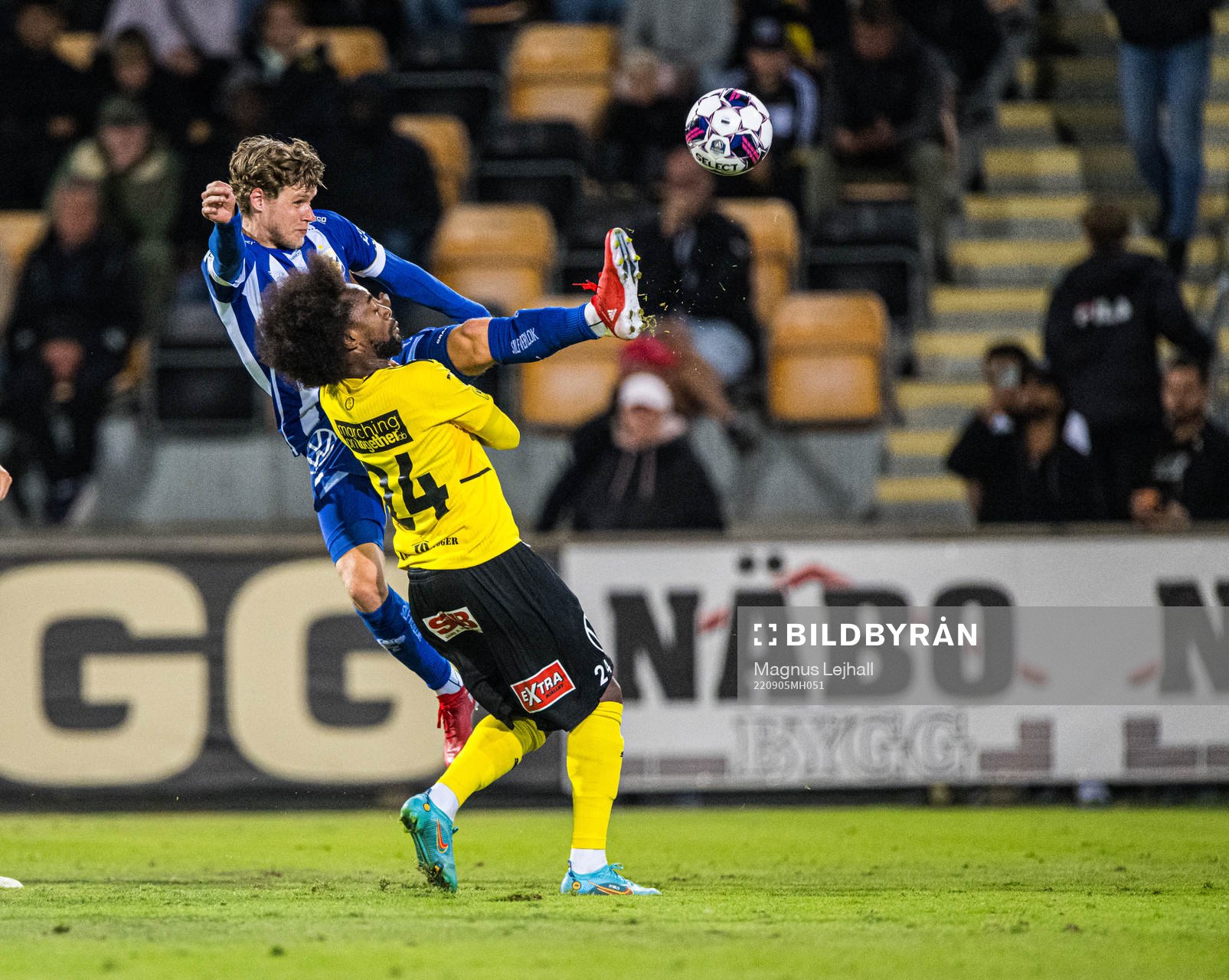 IFK Göteborgs Gustaf Norlin och Mjällbys Heradi Rashidi