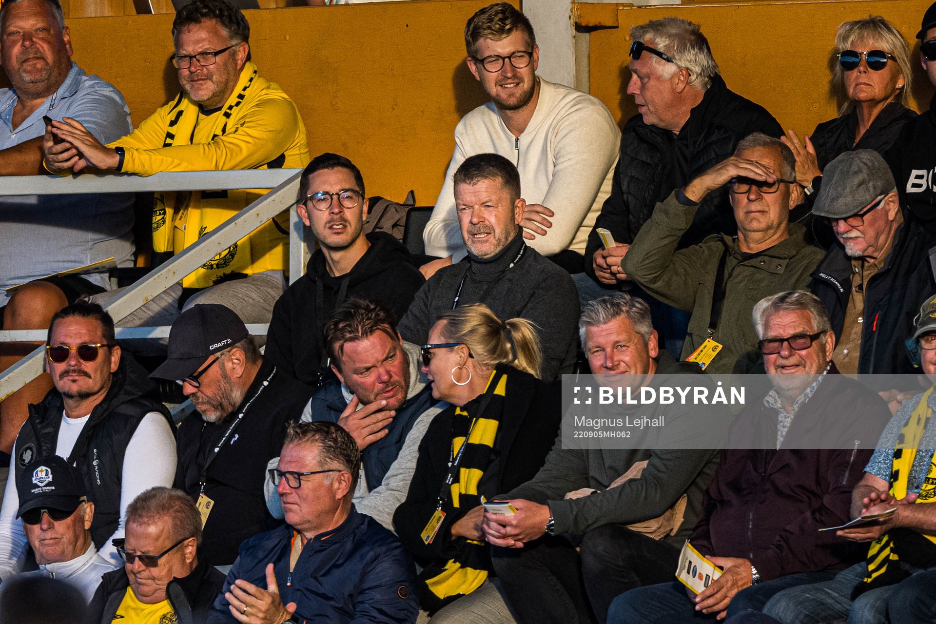 Mjällbys förre tränare Anders Torstensson på läktaren