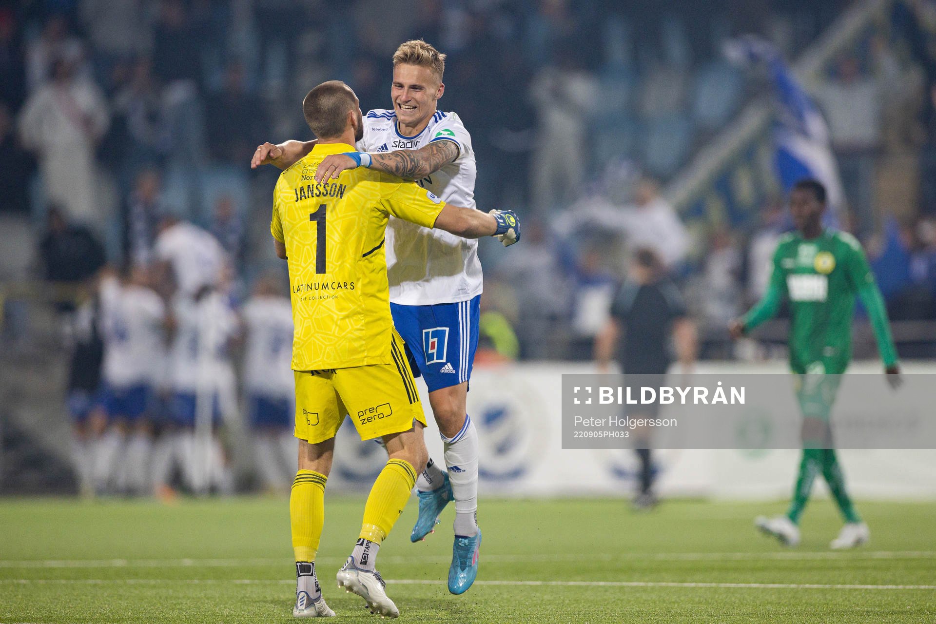 IFK Norrköpings målvakt Oscar Jansson och Marco Lund