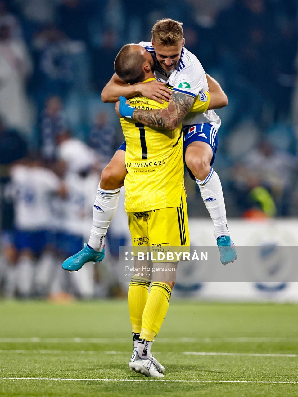 IFK Norrköpings målvakt Oscar Jansson och Marco Lund