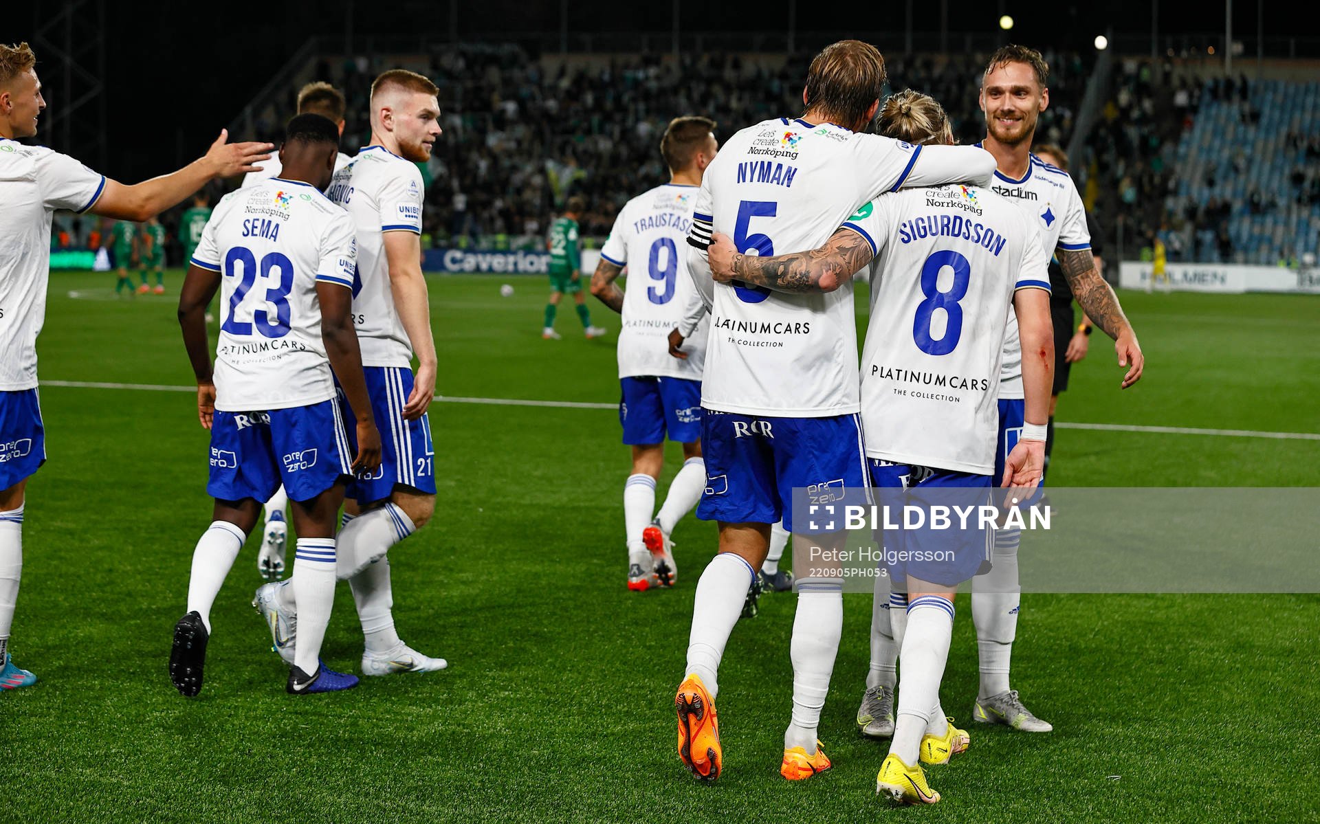 IFK Norrköpings spelare jublar