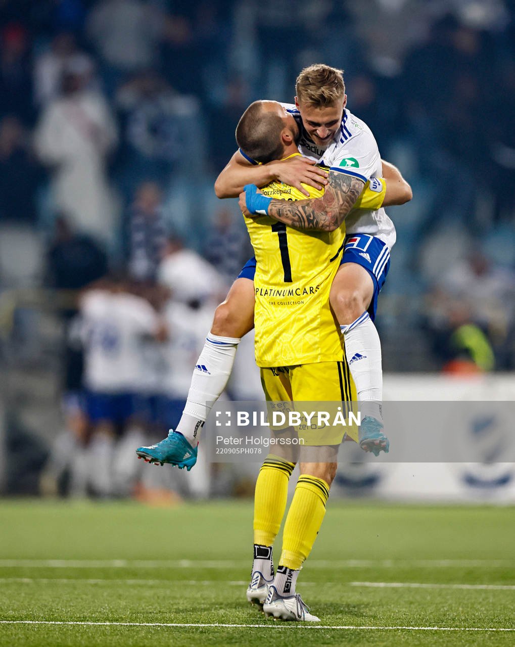 IFK Norrköpings målvakt Oscar Jansson och Marco Lund