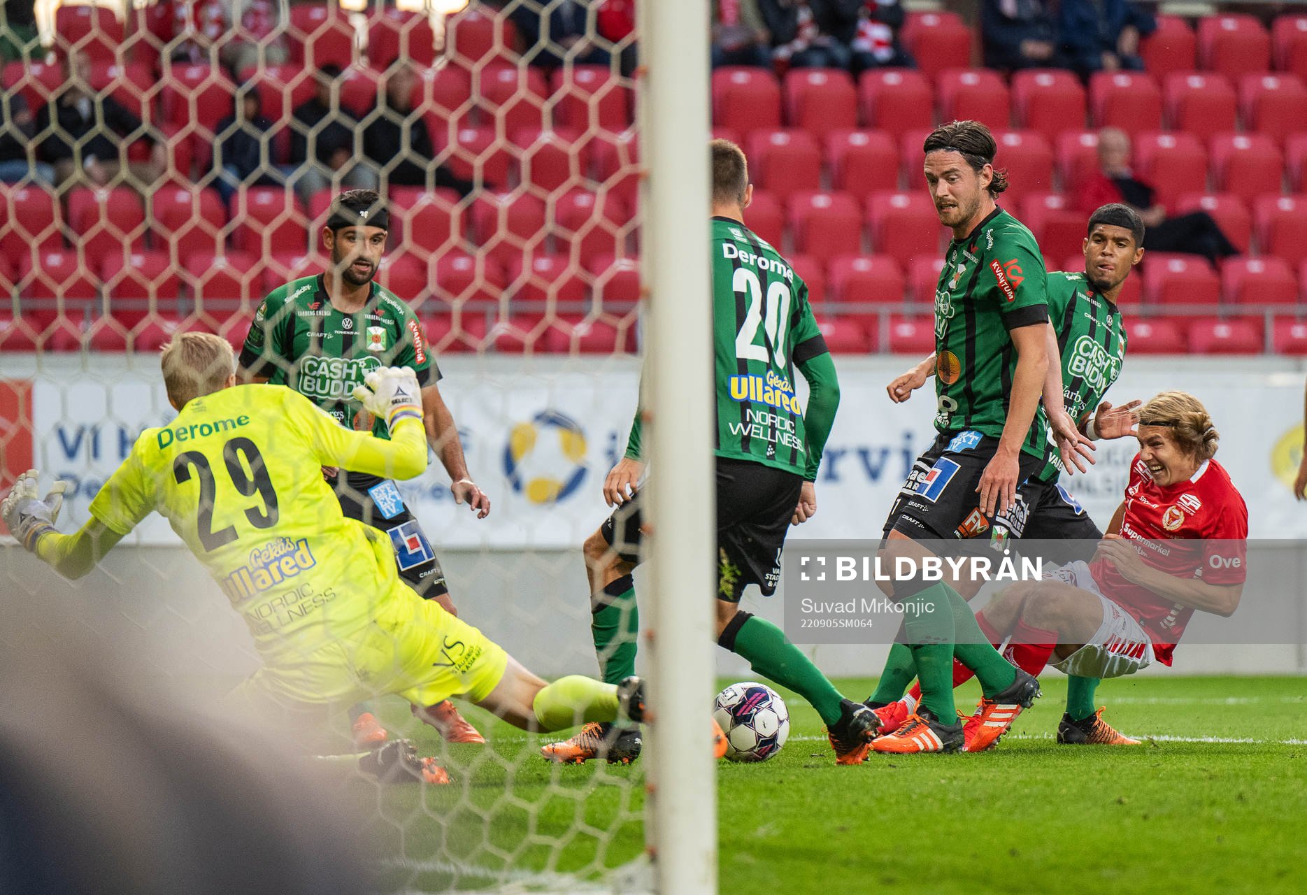 Kalmars Sebastian Nanasi gör här 1-0
