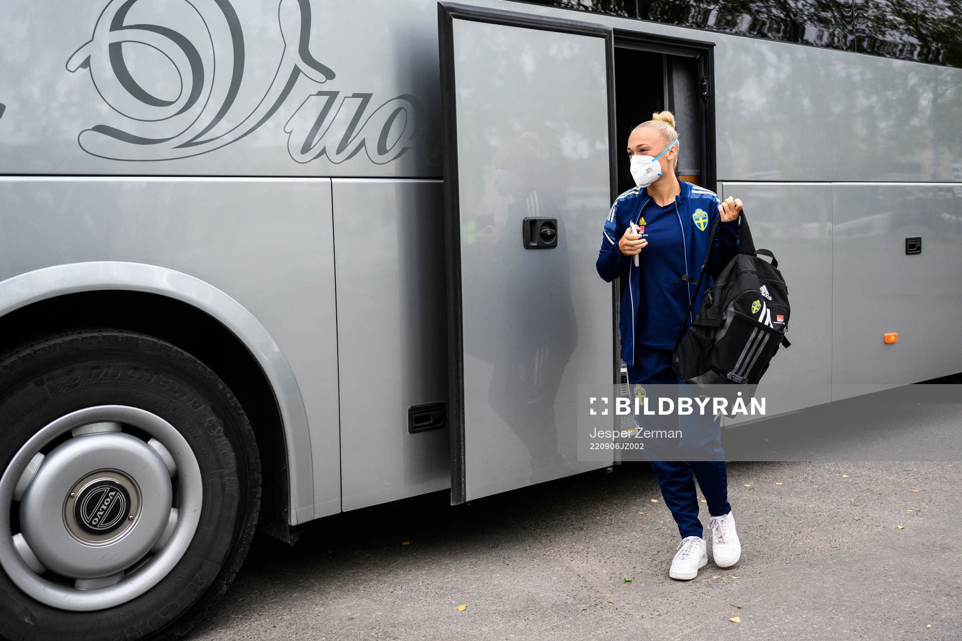 Hanna Bennison of Sweden arrives at Tampere Stadium