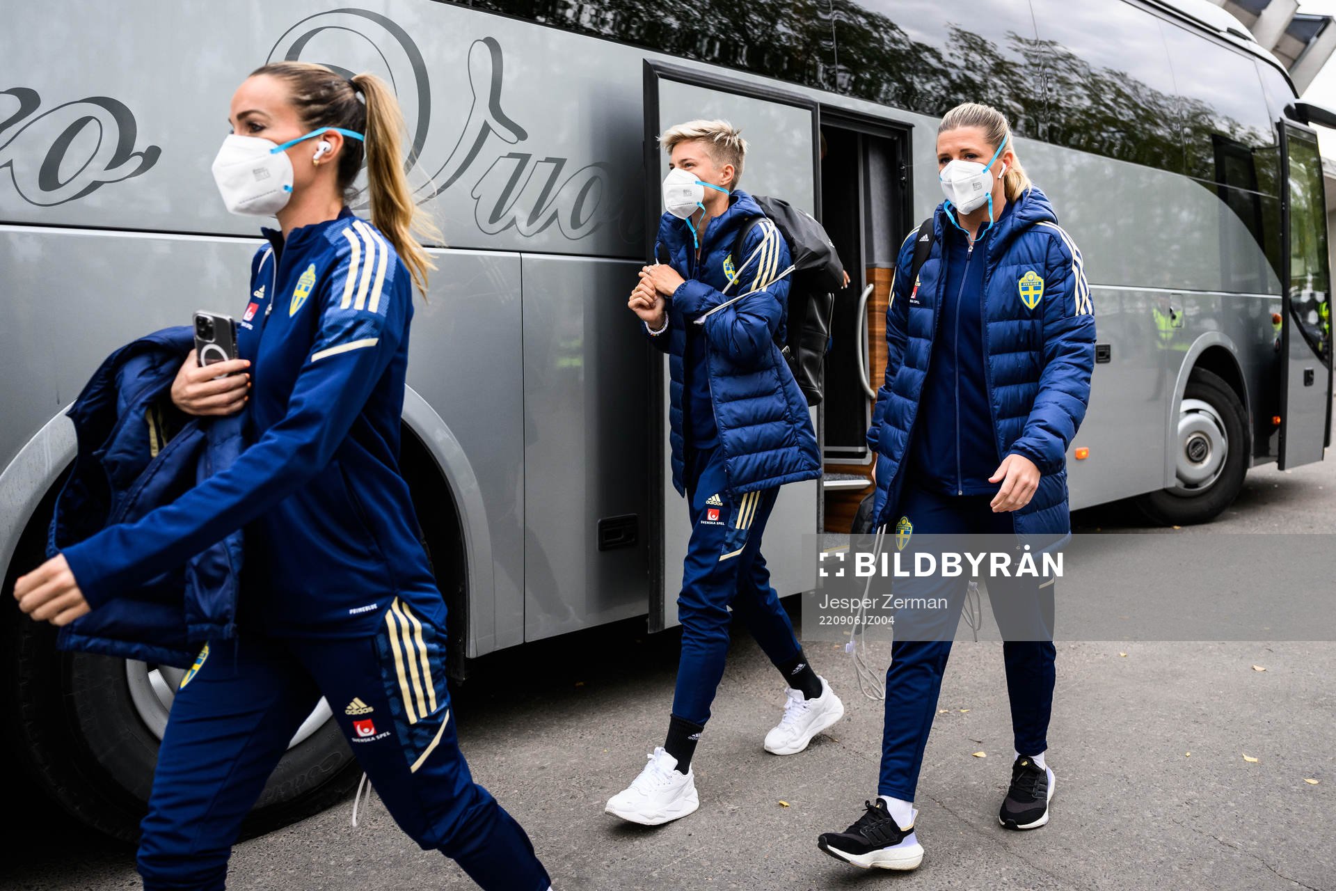 Kosovare Asllani, Lina Hurtig and Olivia Scough of Sweden arrive at Tampere Stadium ahead of the FIFA Women's World Cup Qualifier football match between Finland and Sweden on September 6, 2022 in Tampere.