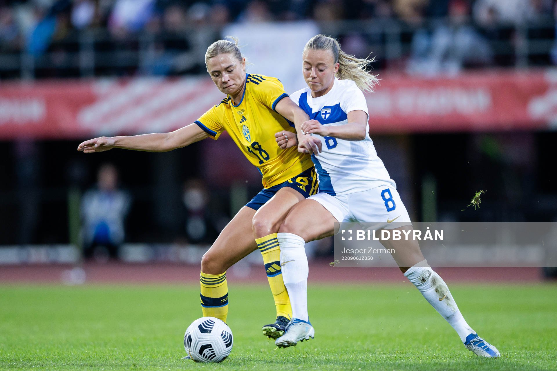 Fridolina Rolfö of Sweden and Olga Ahtinen of Finland