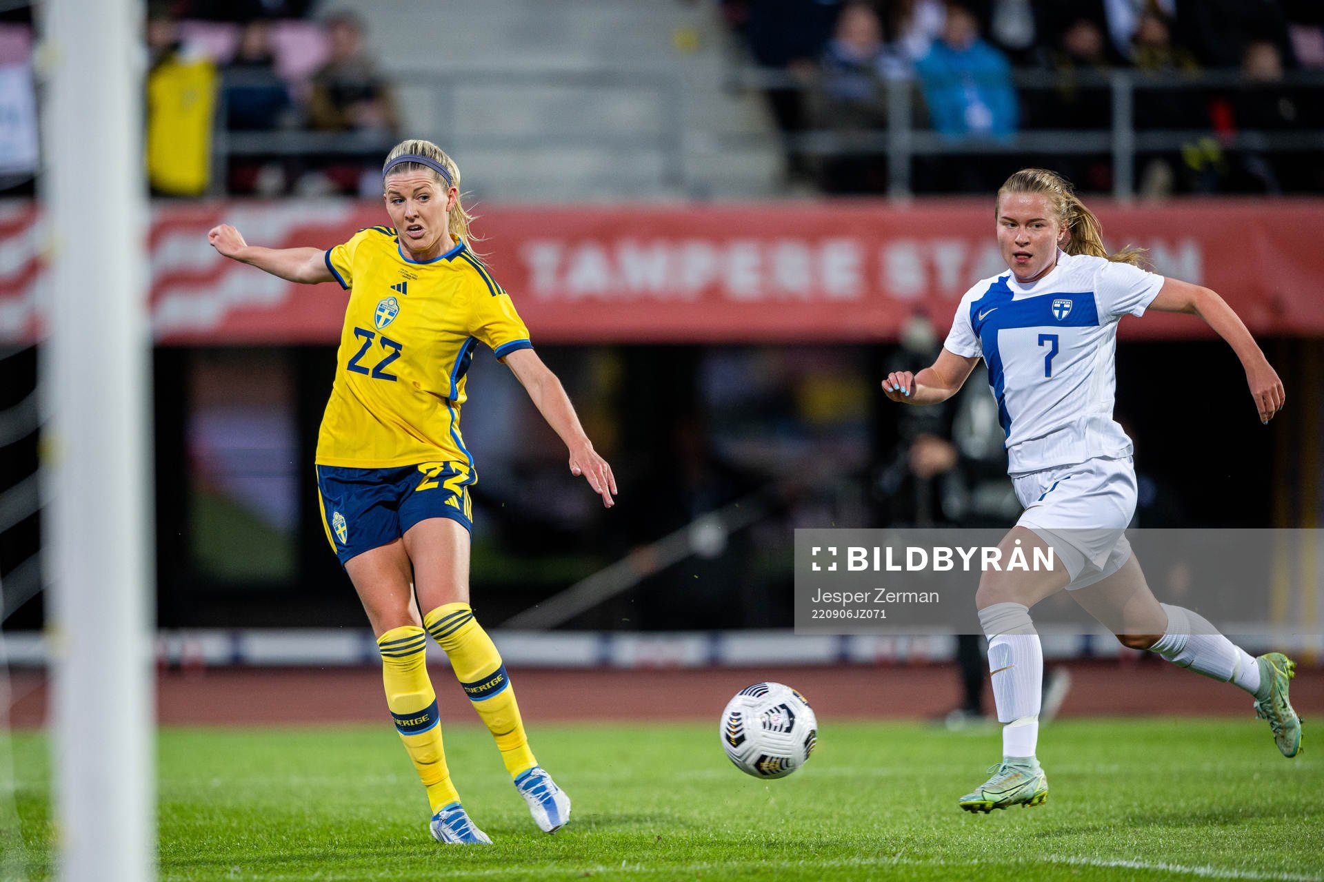 Olivia Schough of Sweden and Emmi Siren of Finland