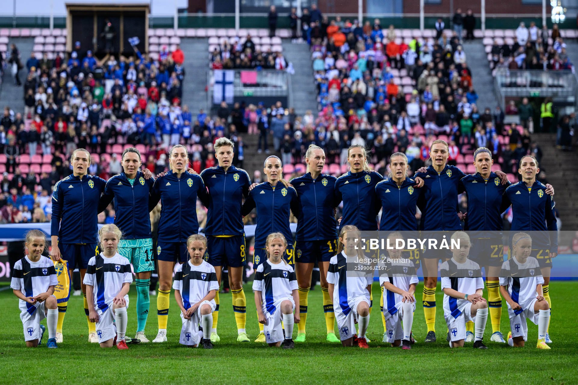 Magdalena Eriksson, goalkeeper Jennifer Falk, Linda