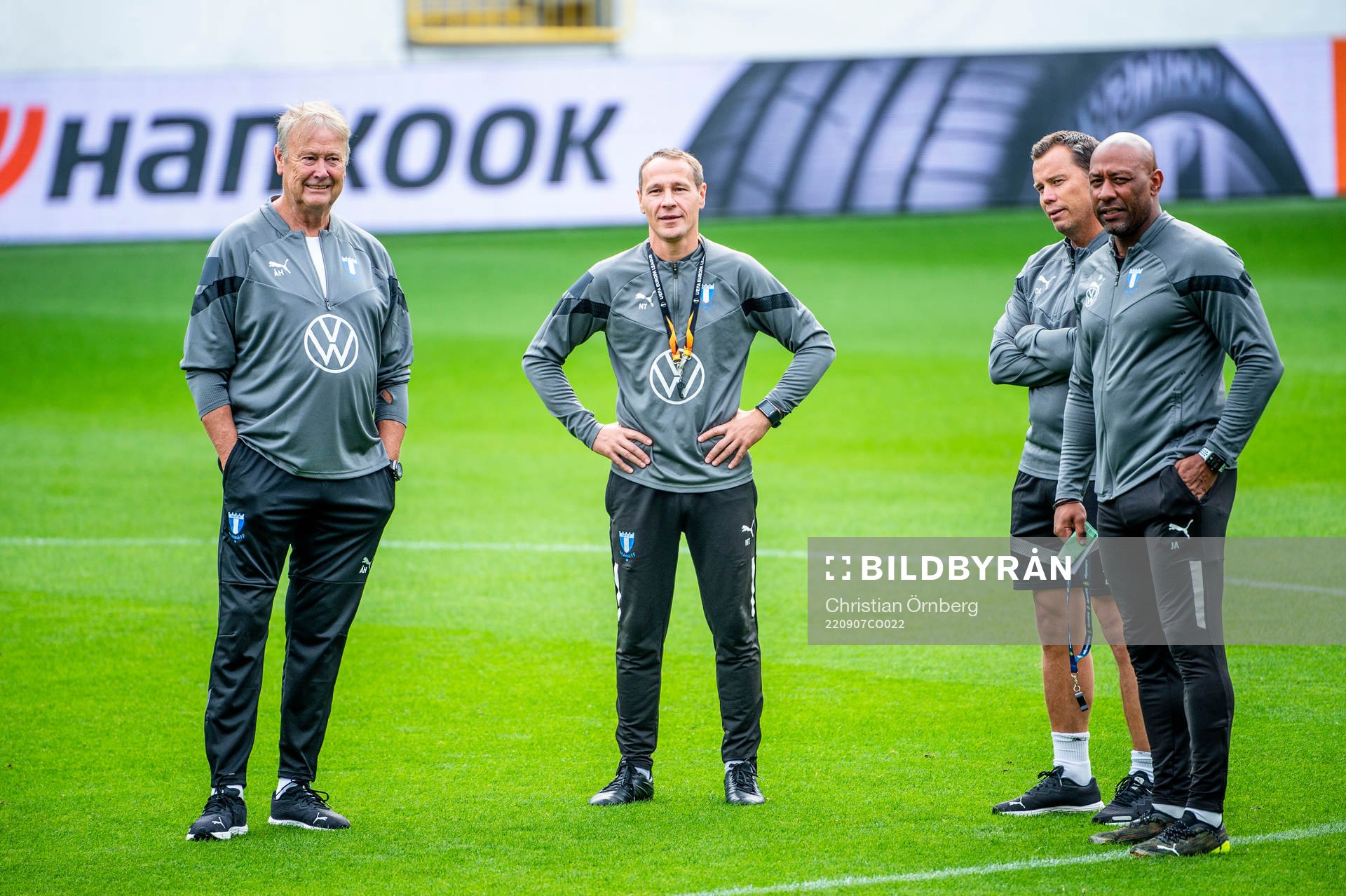 Head coach Åge Hareide, assistant coach Nikola Trajkovic,