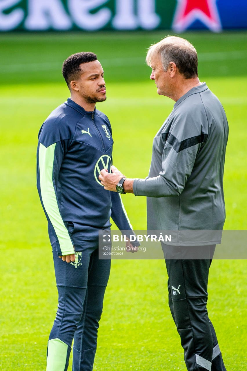 Martin Olsson and head coach Åge Hareide