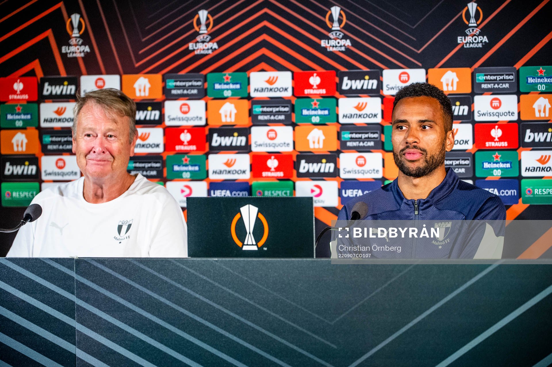 Head coach Åge Hareide and Isaac Kiese Thelin