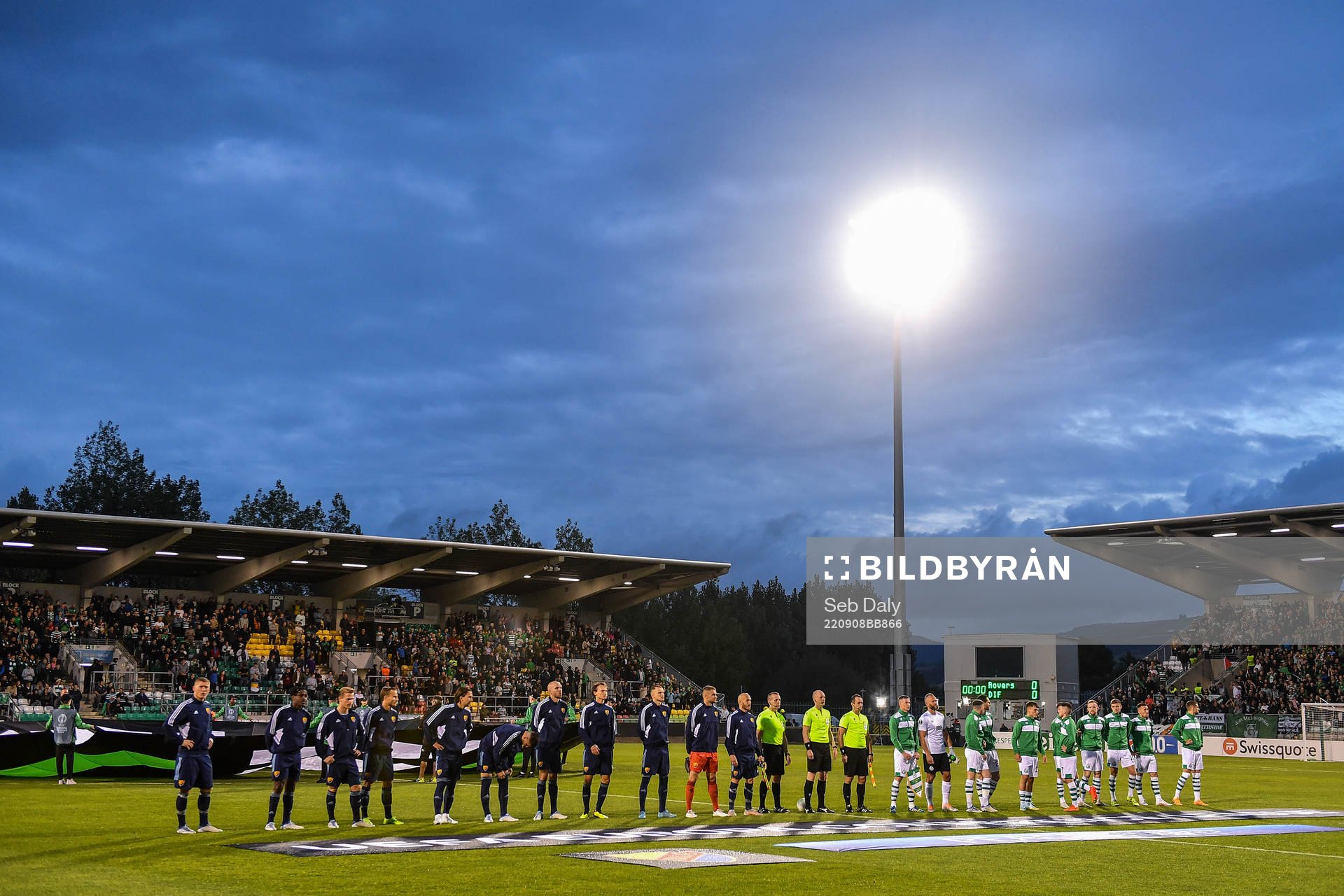 Players of Djurgården and of Shamrock Rovers line up