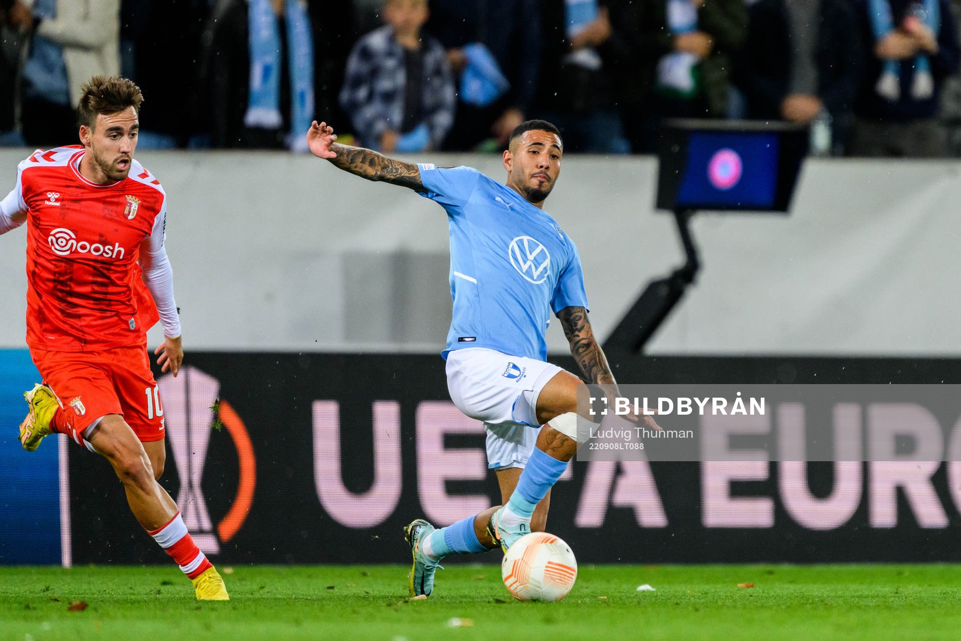 Andre Horta of Braga and Sergio Pena of Malmö FF
