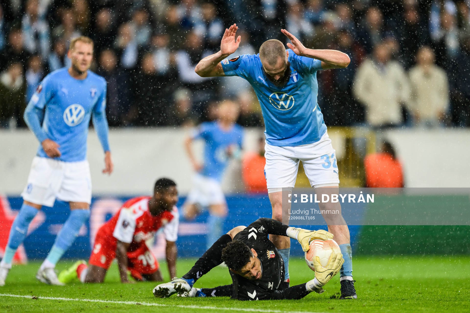 goalkeeper Matheus of Braga and Jo Inge Berget of Malmö FF during the UEFA Europa League group stage match between Malmö FF and Braga on September 8, 2022 in Malmö.