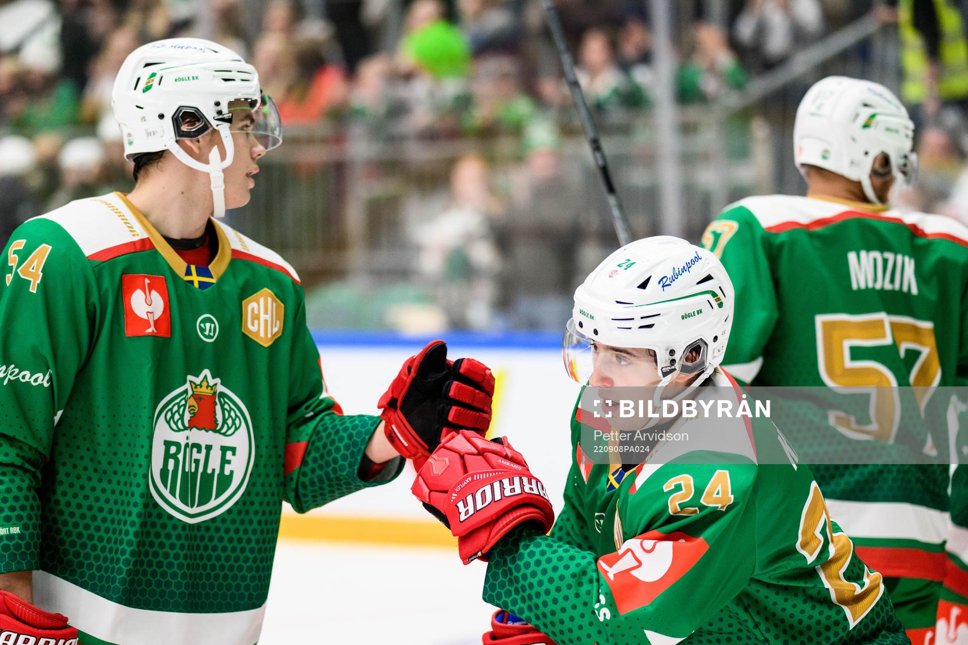 Marco Kasper of Rögle celebrates with William Wallinder
